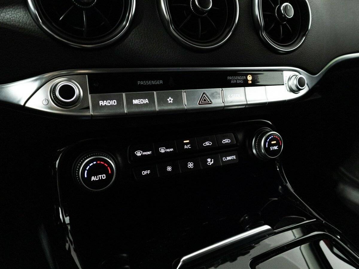 Купить Kia Stinger с пробегом. Фото: #18