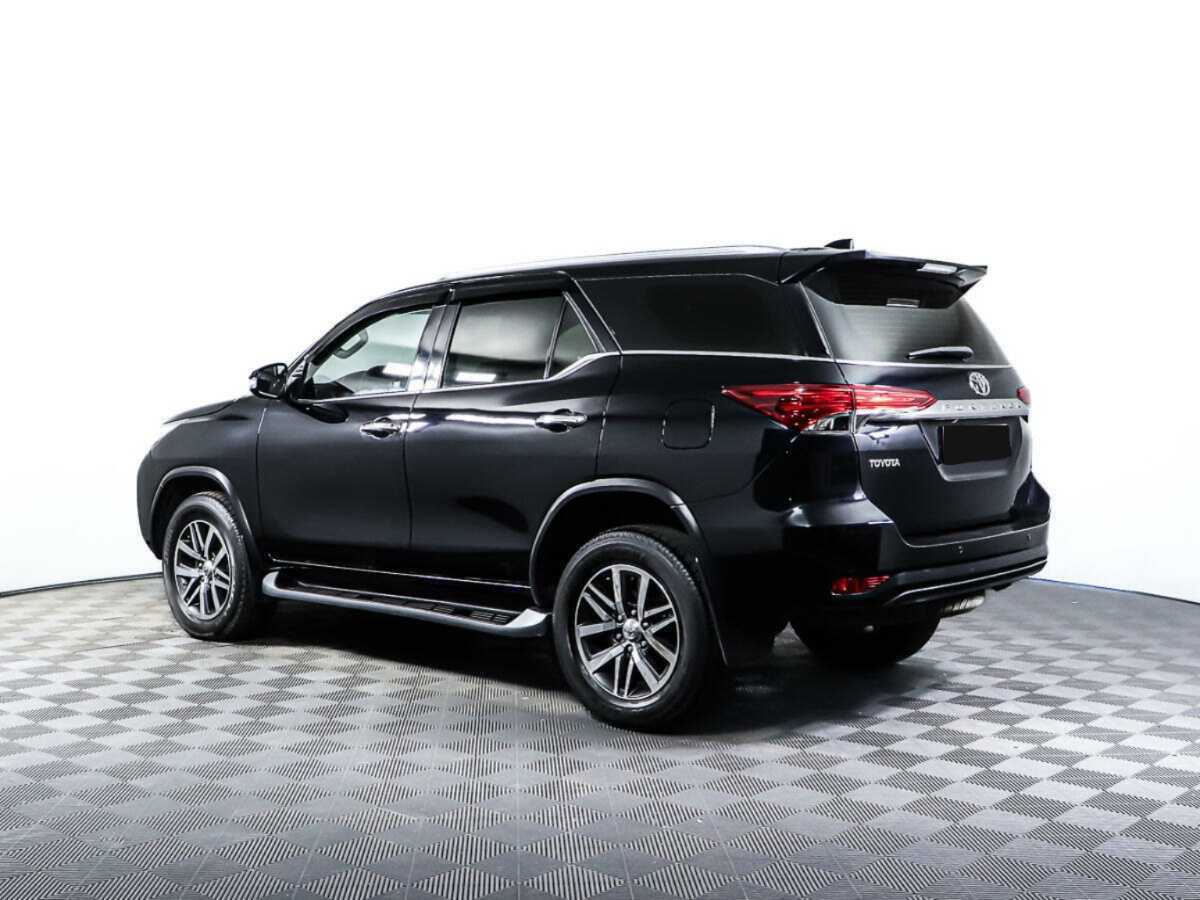 Купить Toyota Fortuner с пробегом. Фото: #6