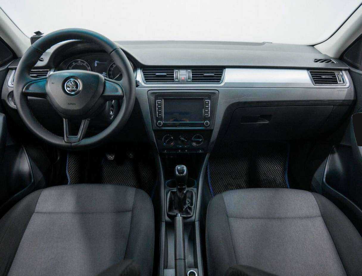 Купить Skoda Rapid с пробегом. Фото: #13