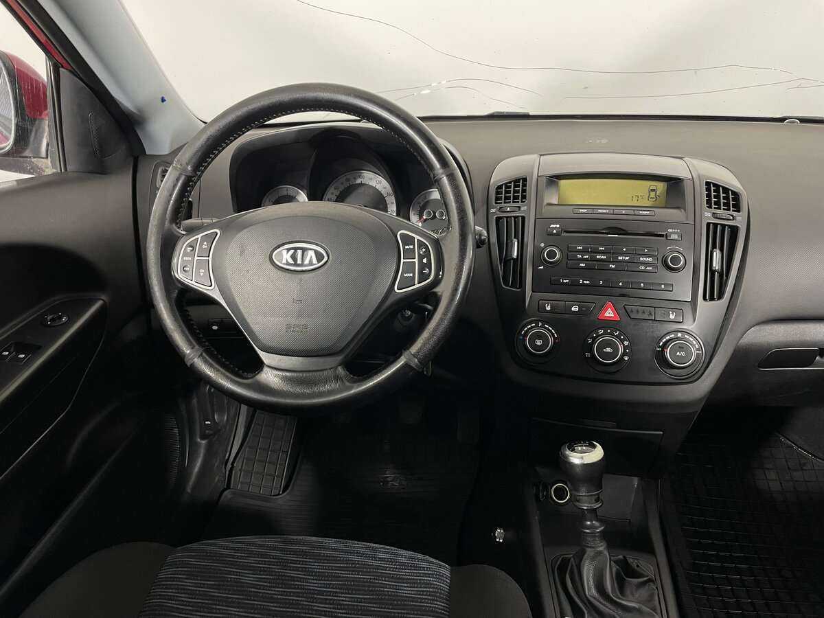 Купить Kia Ceed с пробегом. Фото: #8