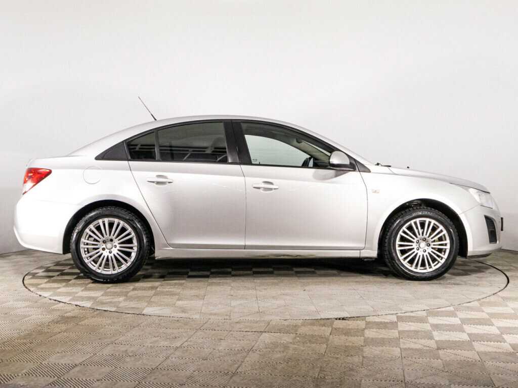 Купить Chevrolet Cruze с пробегом. Фото: #3