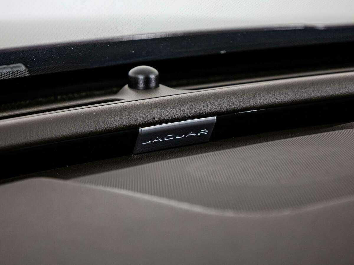 Купить Jaguar XF с пробегом. Фото: #22