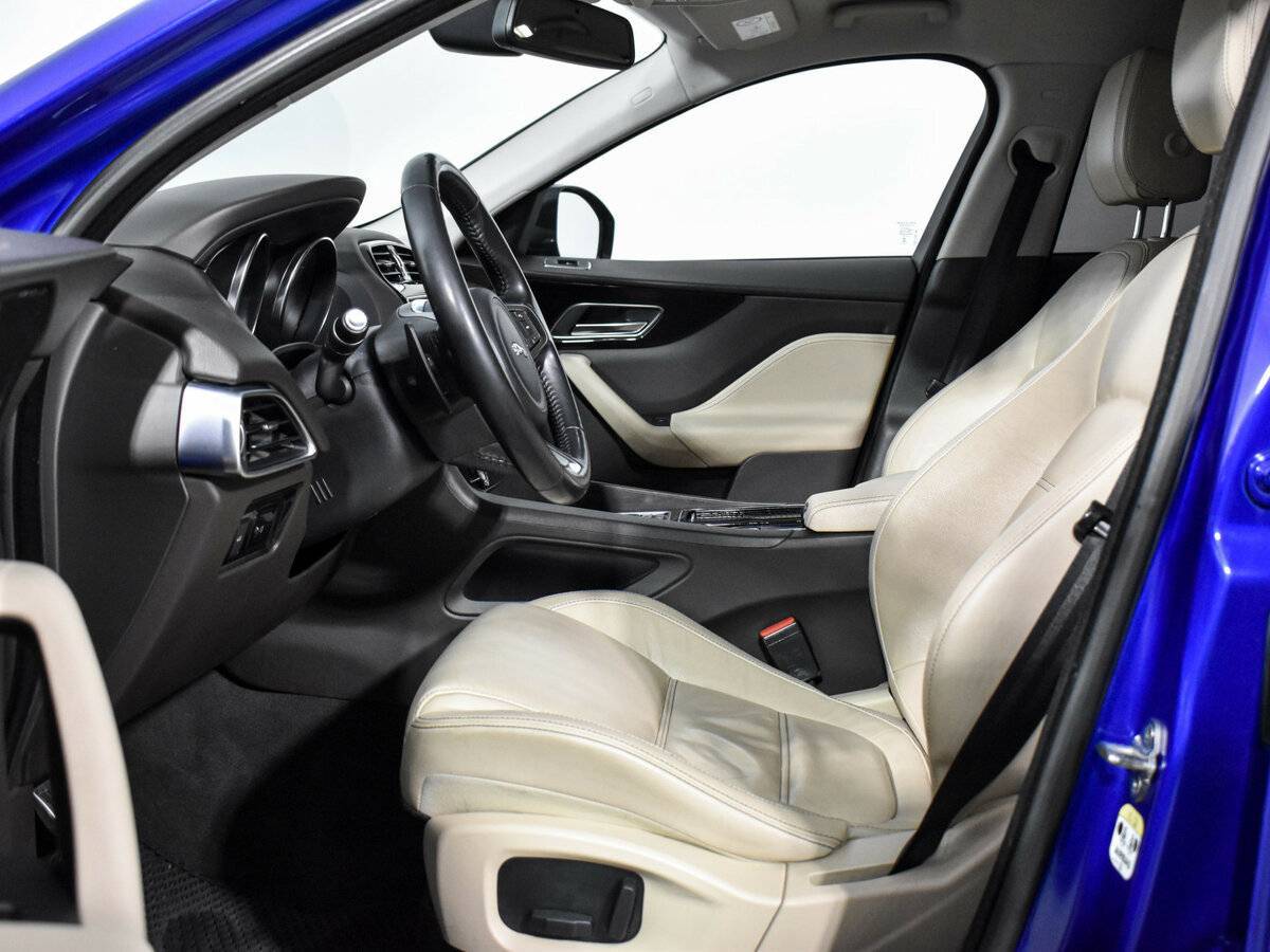Купить Jaguar F-Pace с пробегом. Фото: #7