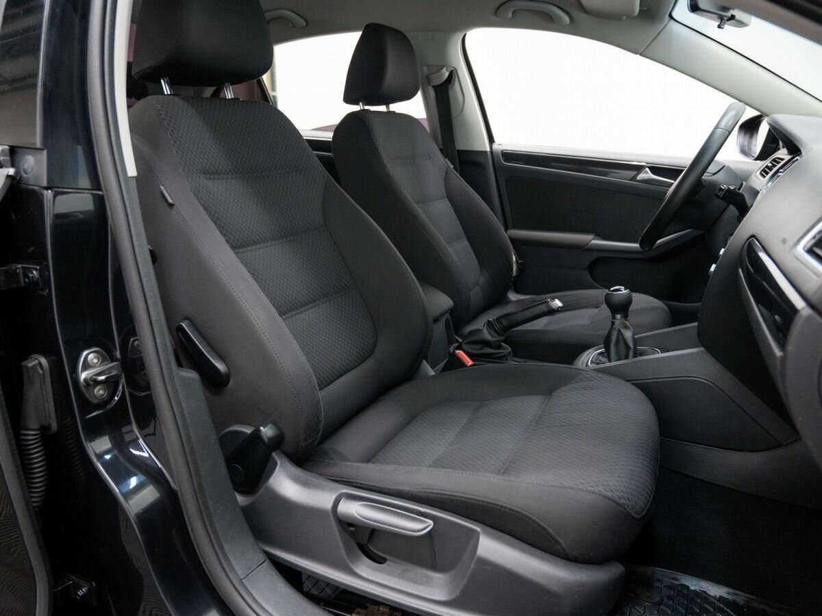 Купить Volkswagen Jetta с пробегом. Фото: #7