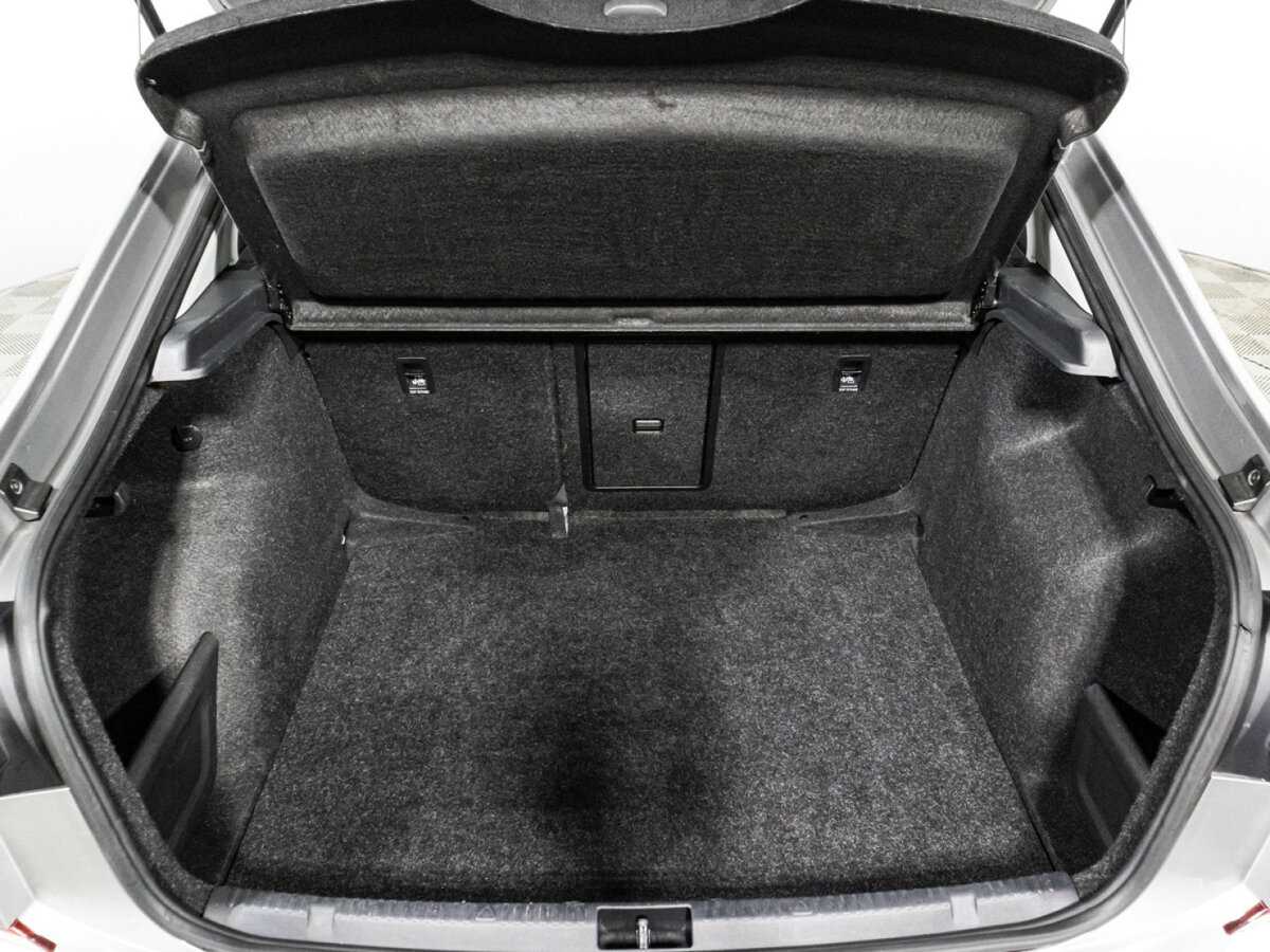 Купить Volkswagen Polo с пробегом. Фото: #14