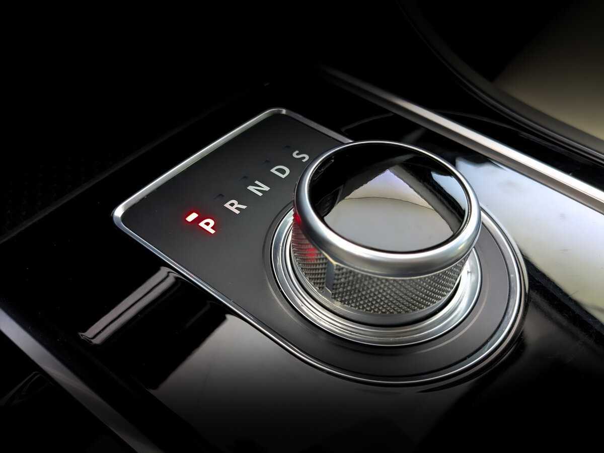 Купить Jaguar XE с пробегом. Фото: #27