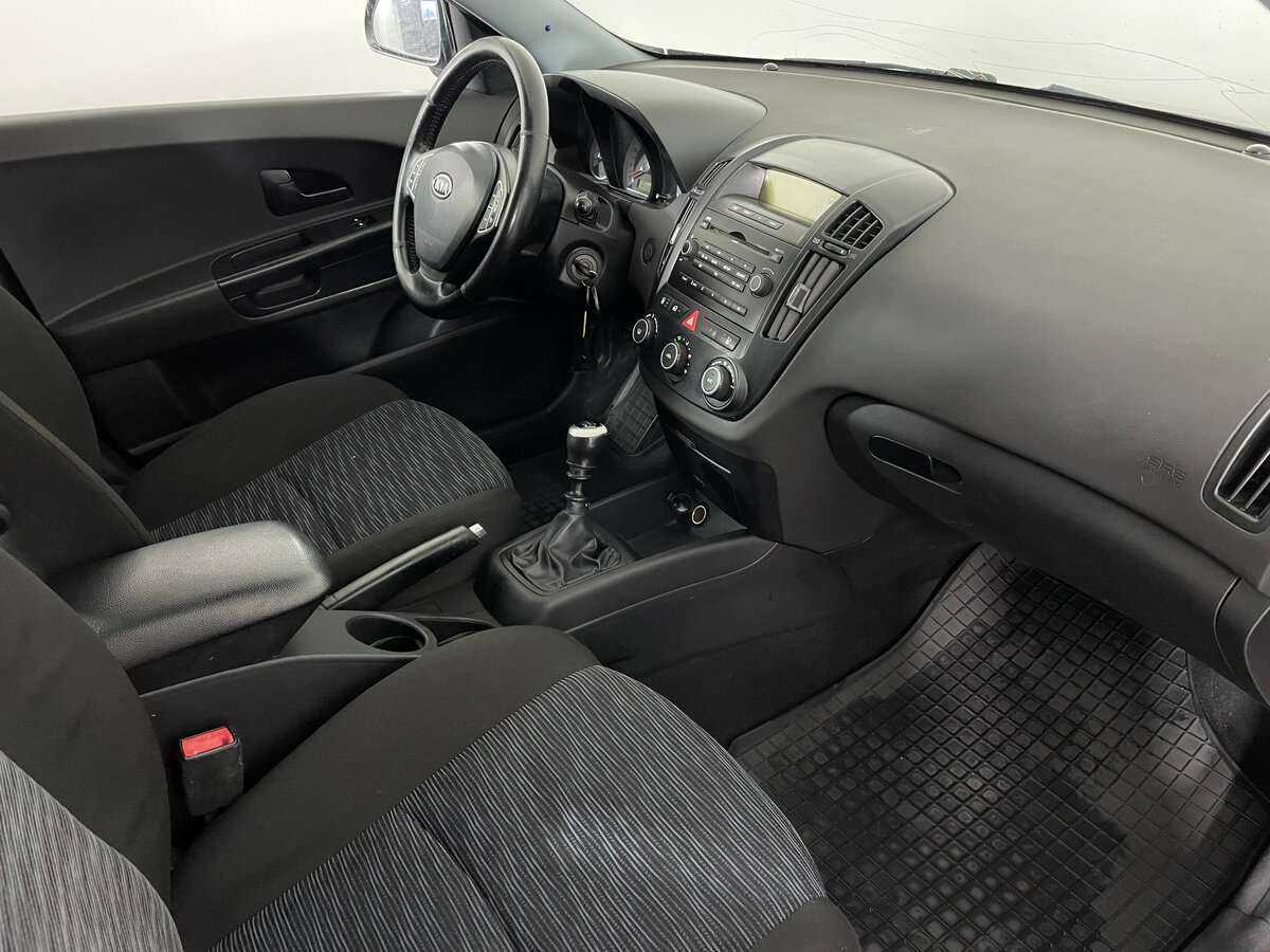 Купить Kia Ceed с пробегом. Фото: #10