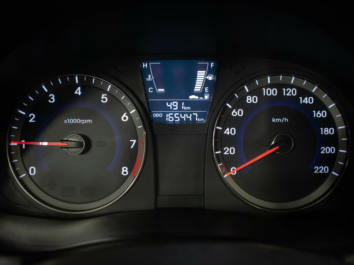 Купить Hyundai Solaris с пробегом. Фото: #11