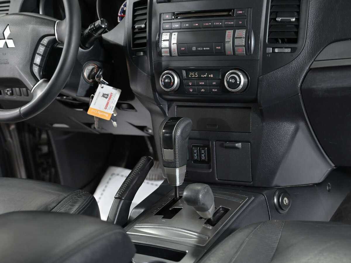 Купить Mitsubishi Pajero с пробегом. Фото: #12