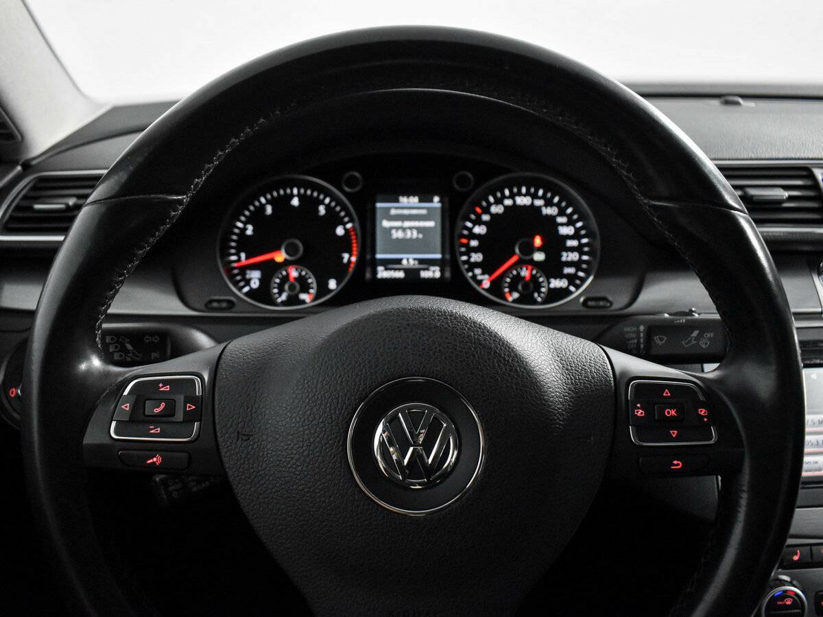 Купить Volkswagen Passat с пробегом. Фото: #15