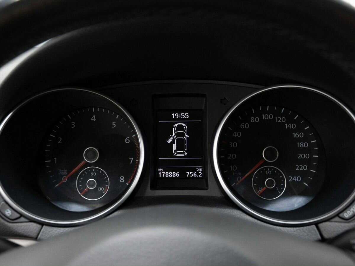 Купить Volkswagen Golf с пробегом. Фото: #14