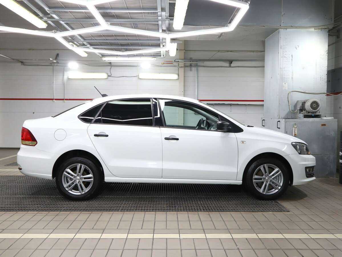 Купить Volkswagen Polo с пробегом. Фото: #2