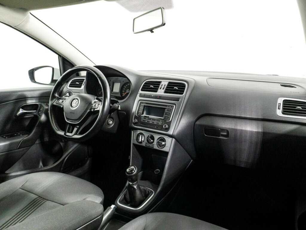 Купить Volkswagen Polo с пробегом. Фото: #8