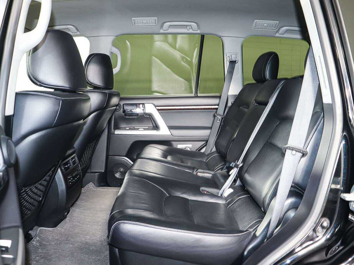 Купить Toyota Land Cruiser с пробегом. Фото: #8