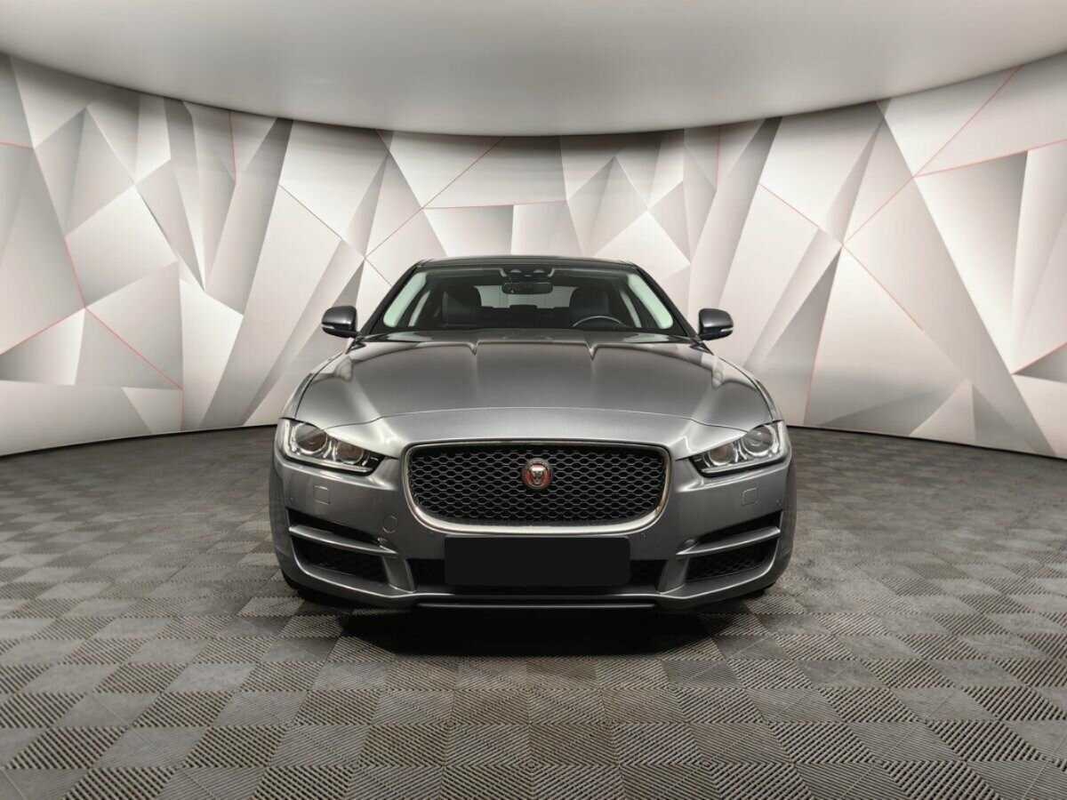 Купить Jaguar XE с пробегом. Фото: #6