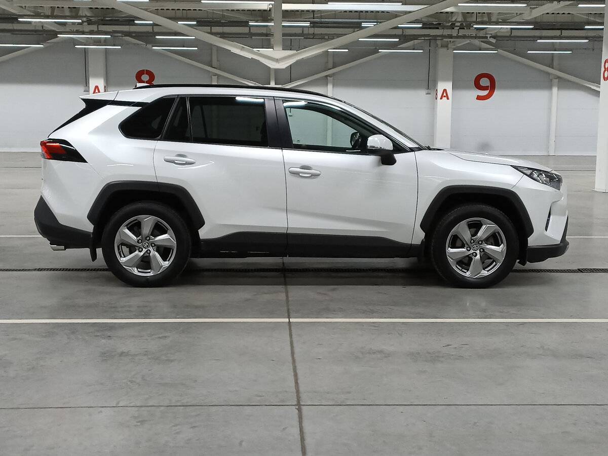 Купить Toyota RAV4 с пробегом. Фото: #3