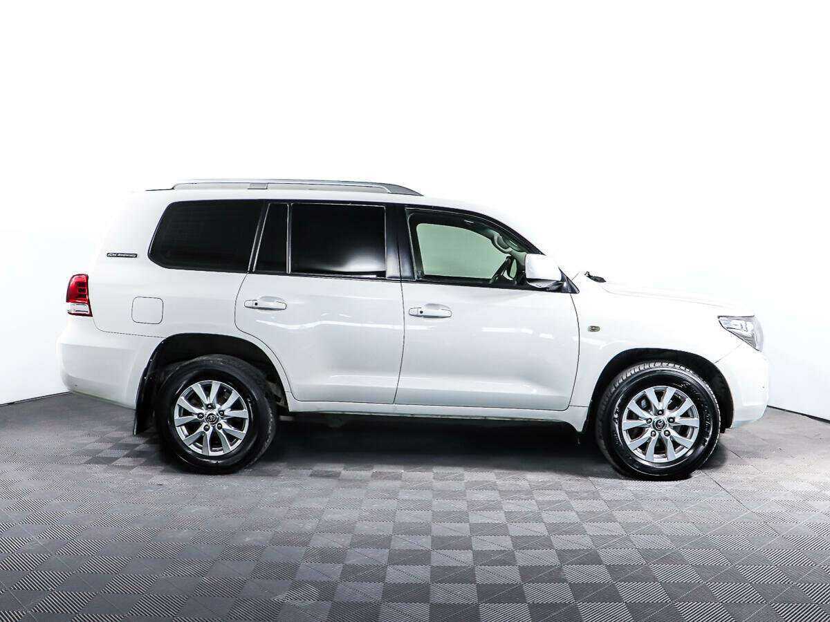 Купить Toyota Land Cruiser с пробегом. Фото: #2