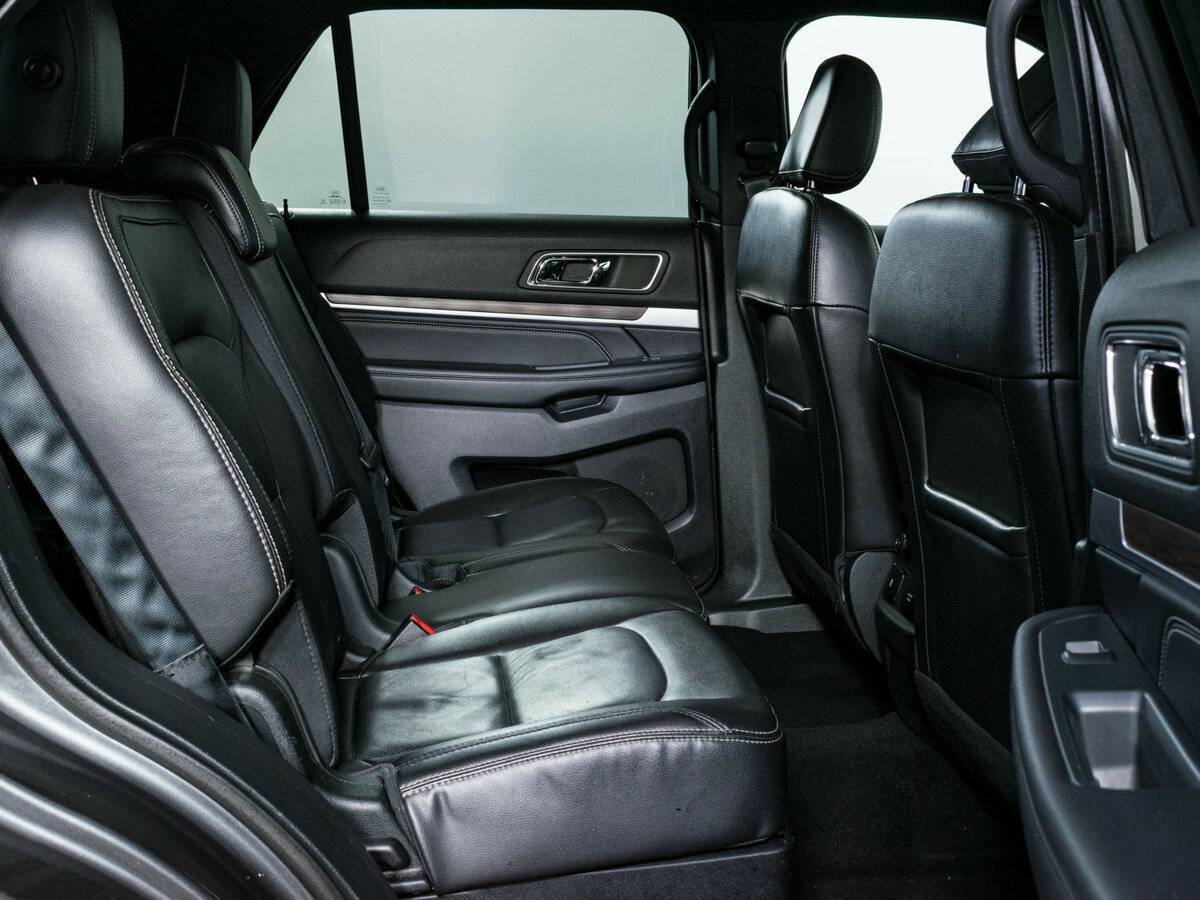 Купить Ford Explorer с пробегом. Фото: #13
