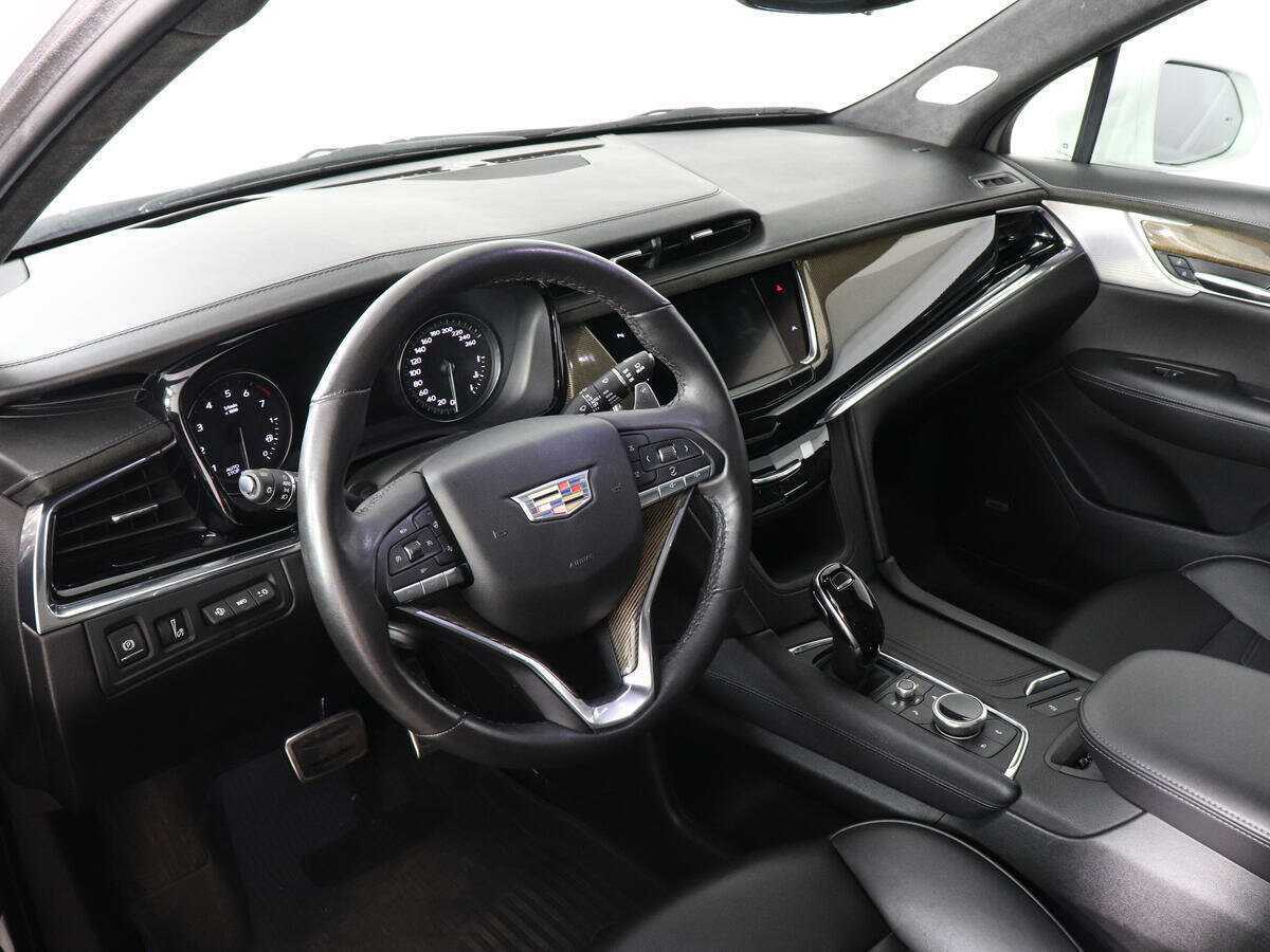 Купить Cadillac XT6 с пробегом. Фото: #8