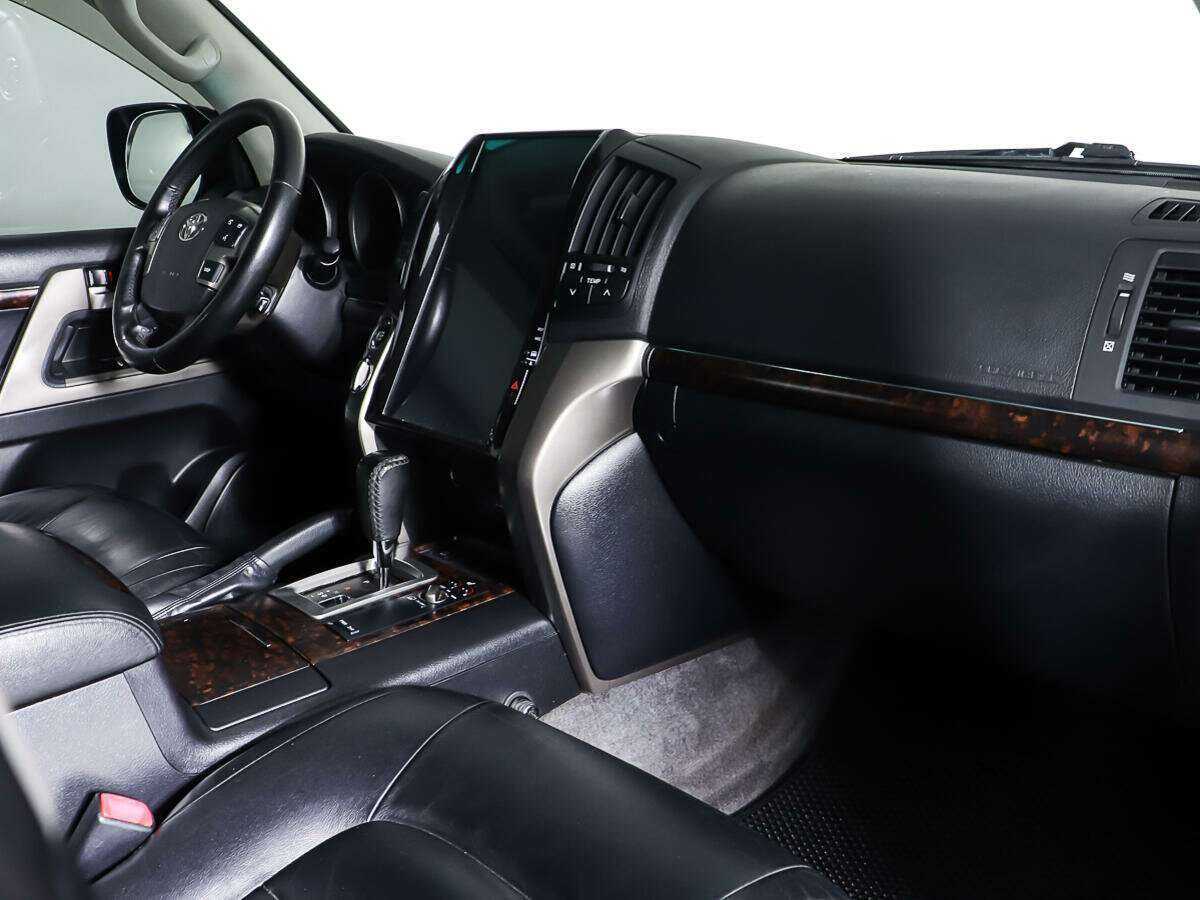 Купить Toyota Land Cruiser с пробегом. Фото: #6