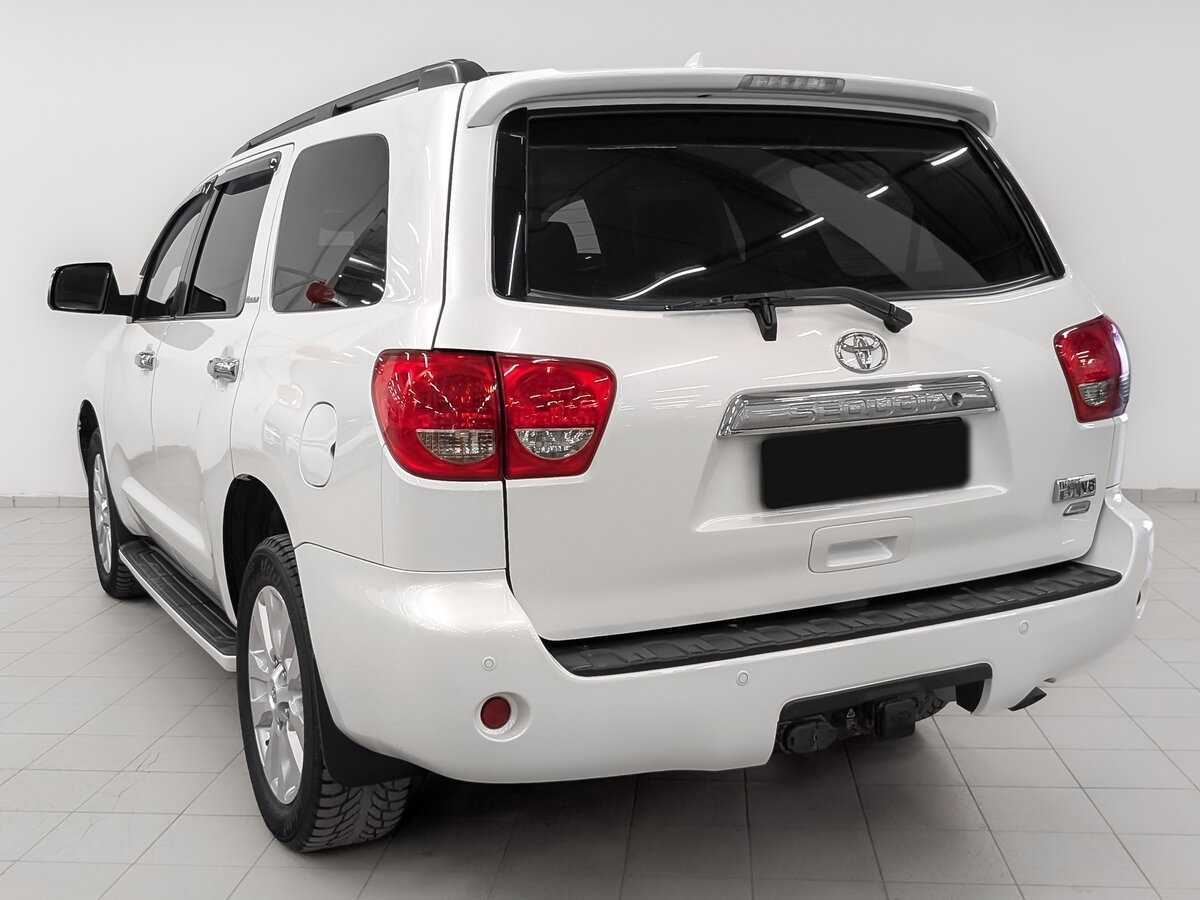 Купить Toyota Sequoia с пробегом. Фото: #6