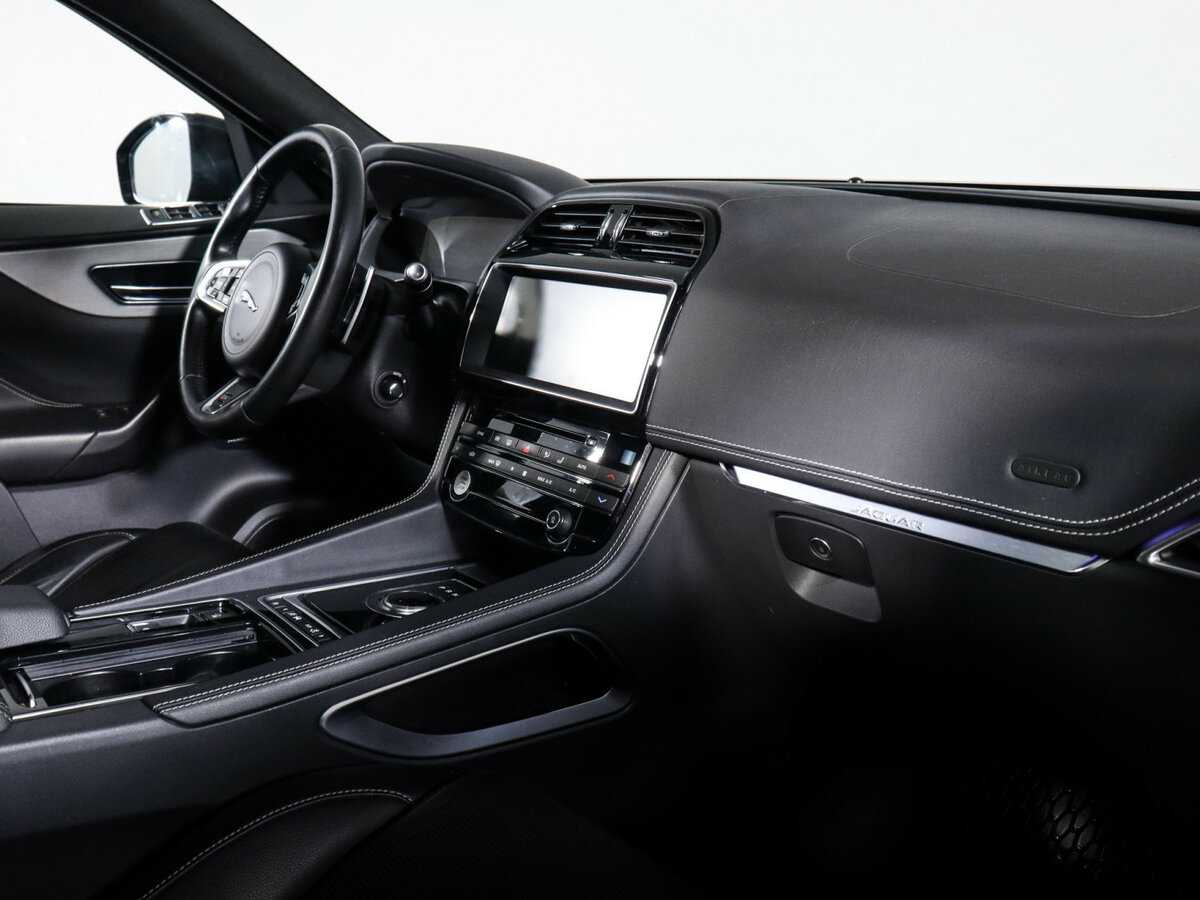 Купить Jaguar F-Pace с пробегом. Фото: #8