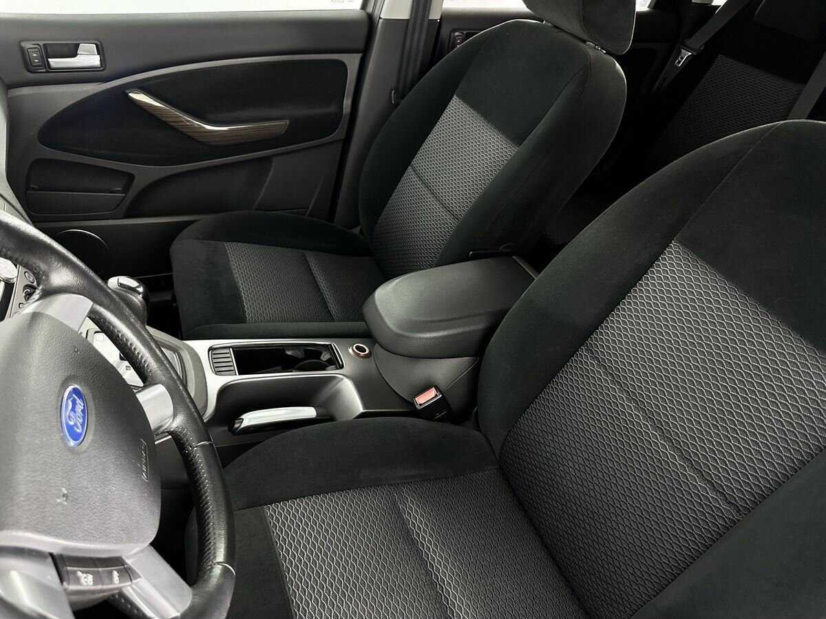 Купить Ford C-MAX с пробегом. Фото: #5