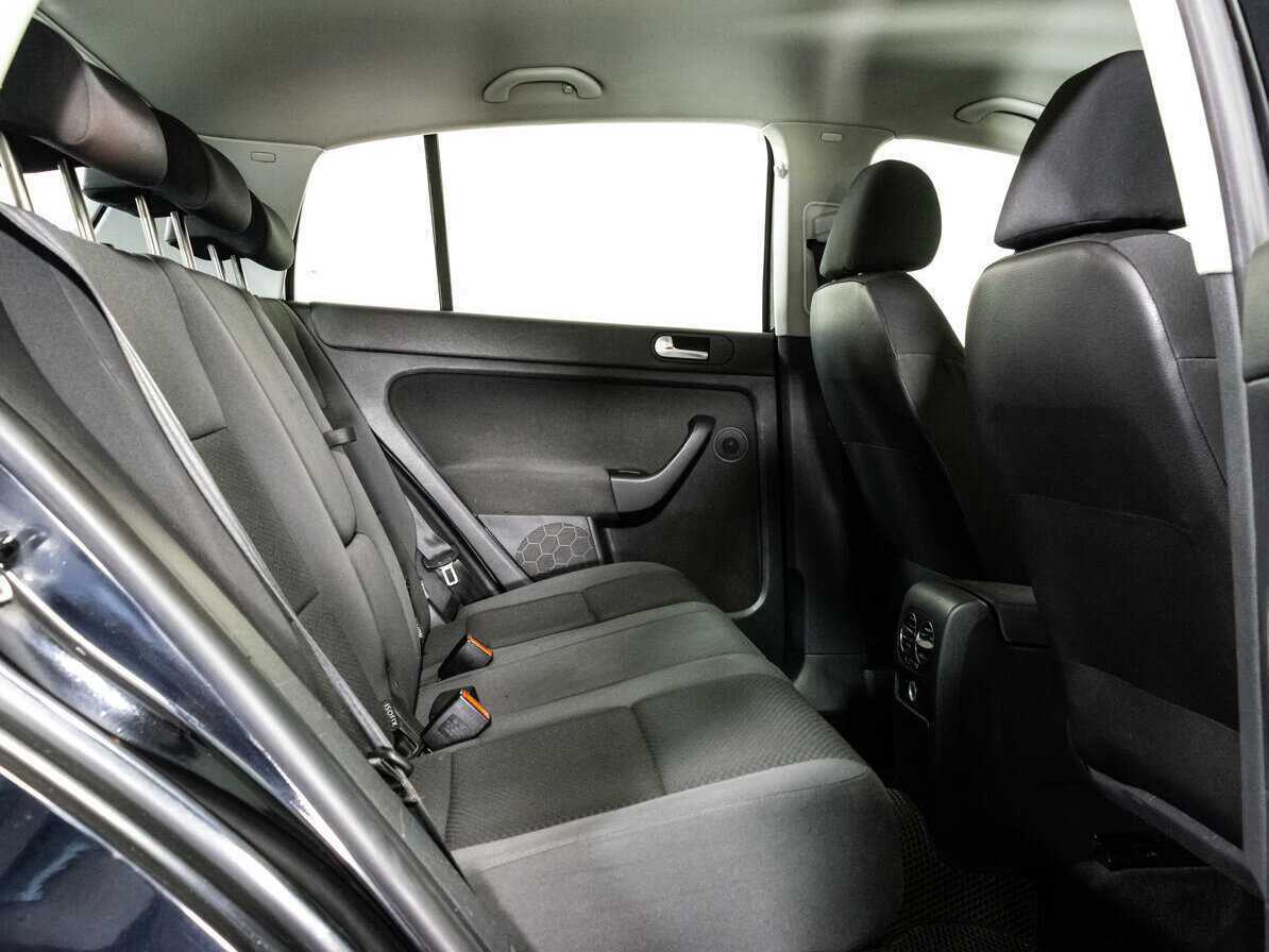 Купить Volkswagen Golf Plus с пробегом. Фото: #15