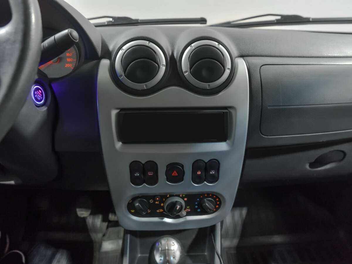 Купить Renault Logan с пробегом. Фото: #8