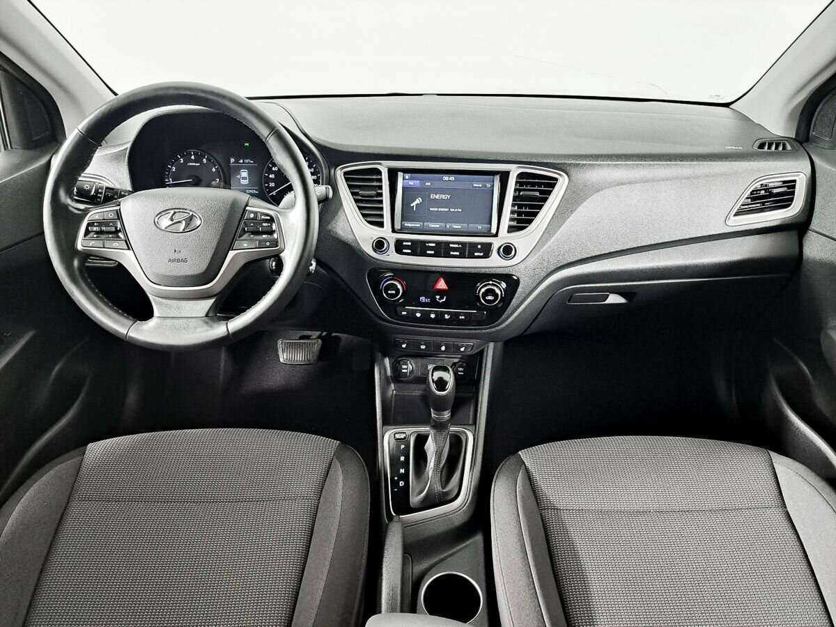 Купить Hyundai Solaris с пробегом. Фото: #11