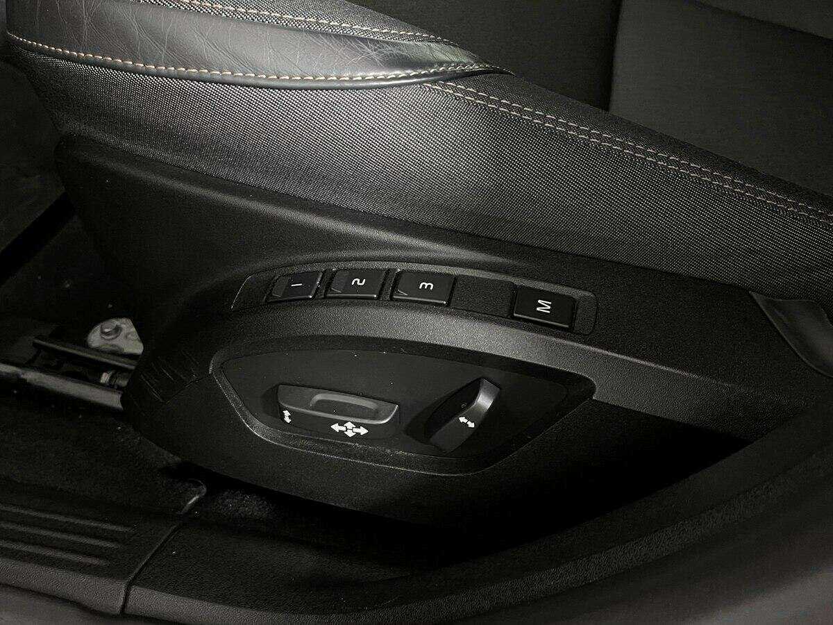 Купить Volvo V40 Cross Country с пробегом. Фото: #12