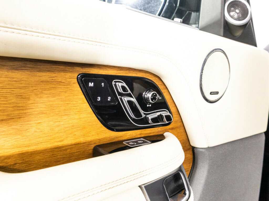 Купить Land Rover Range Rover с пробегом. Фото: #26