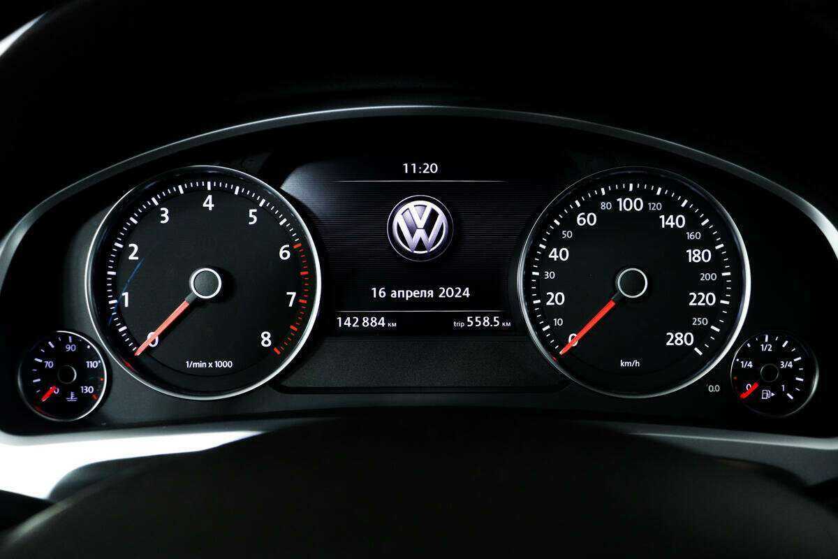 Купить Volkswagen Touareg с пробегом. Фото: #9