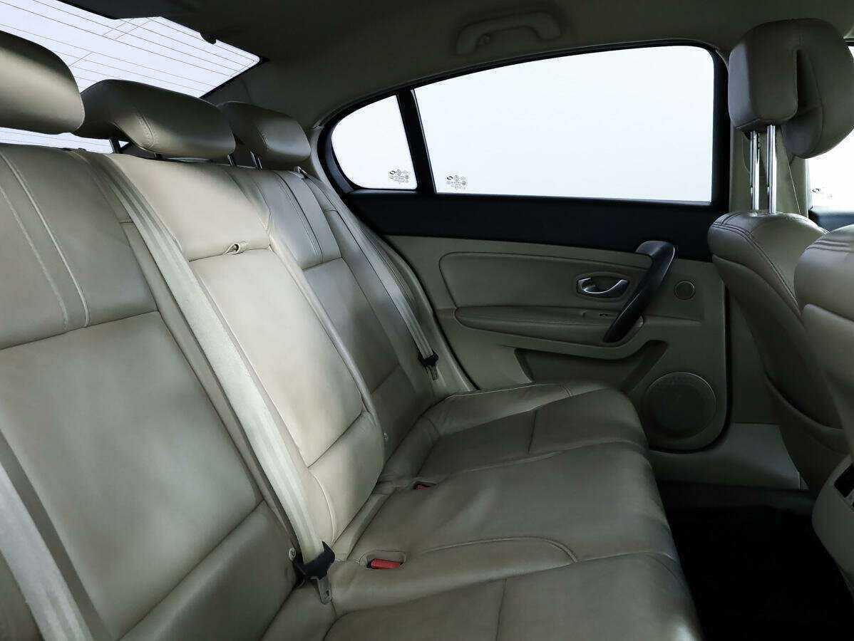 Купить Renault Latitude с пробегом. Фото: #8