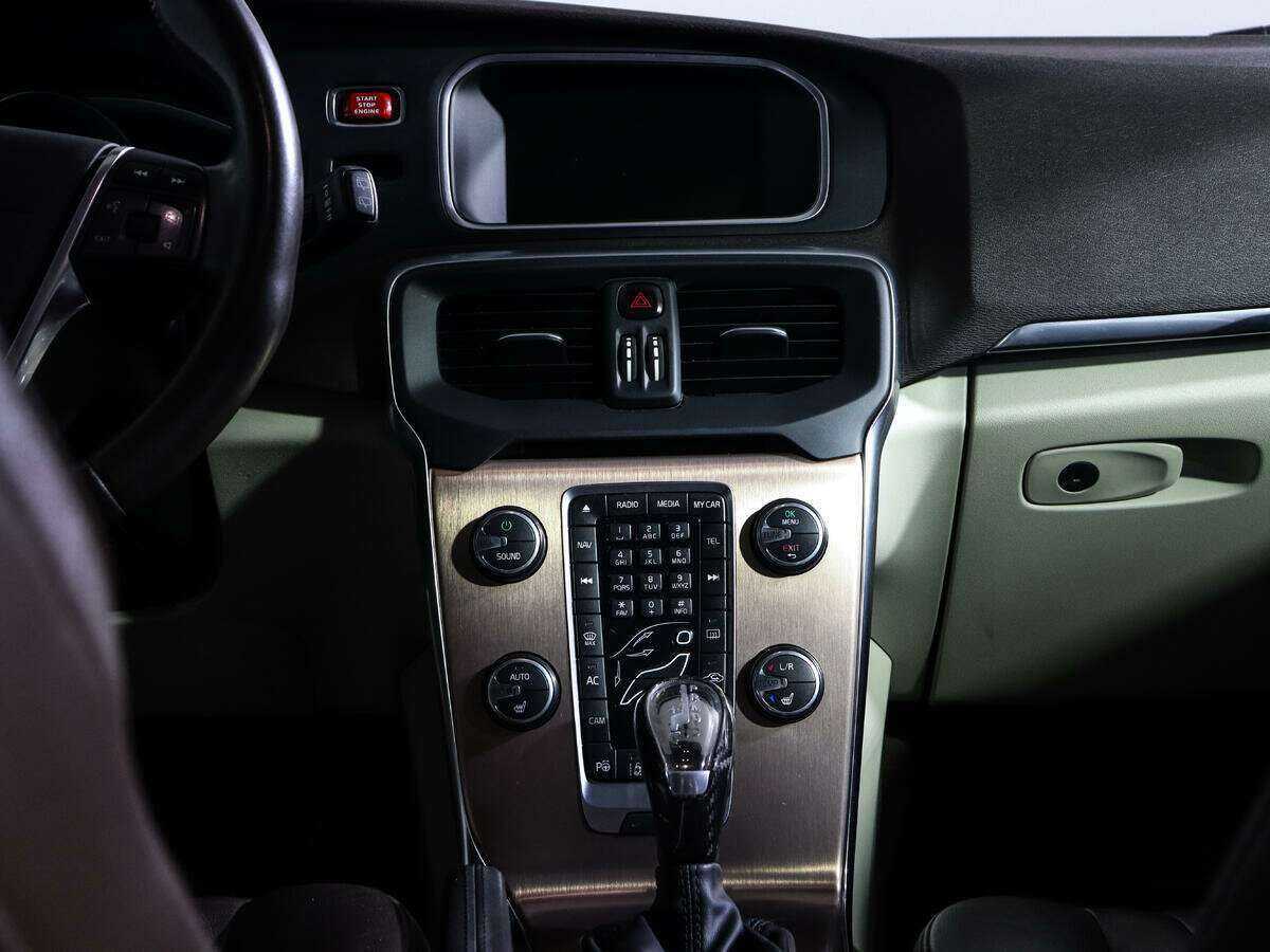 Купить Volvo V40 Cross Country с пробегом. Фото: #9