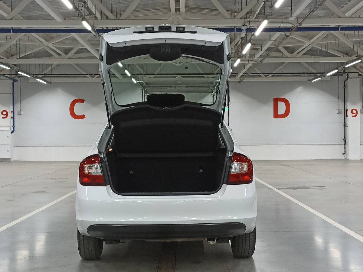 Купить Skoda Rapid с пробегом. Фото: #9
