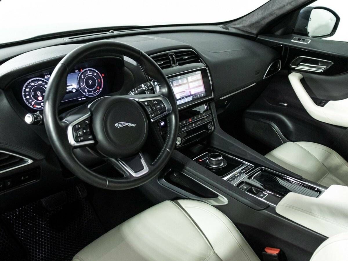Купить Jaguar F-Pace с пробегом. Фото: #10