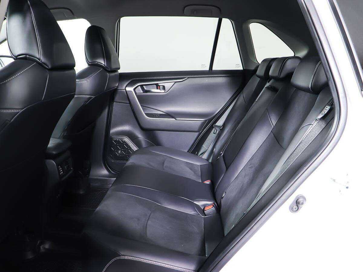 Купить Toyota RAV4 с пробегом. Фото: #9
