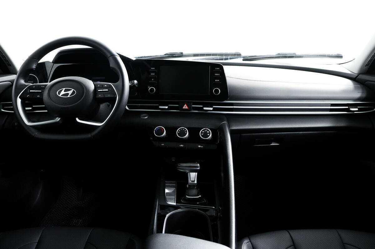 Купить Hyundai Elantra с пробегом. Фото: #10