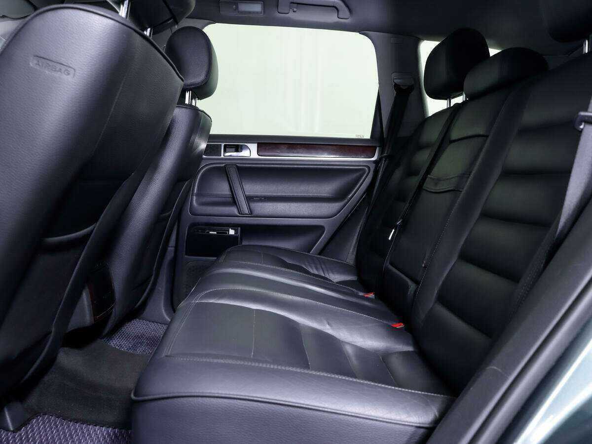 Купить Volkswagen Touareg с пробегом. Фото: #8