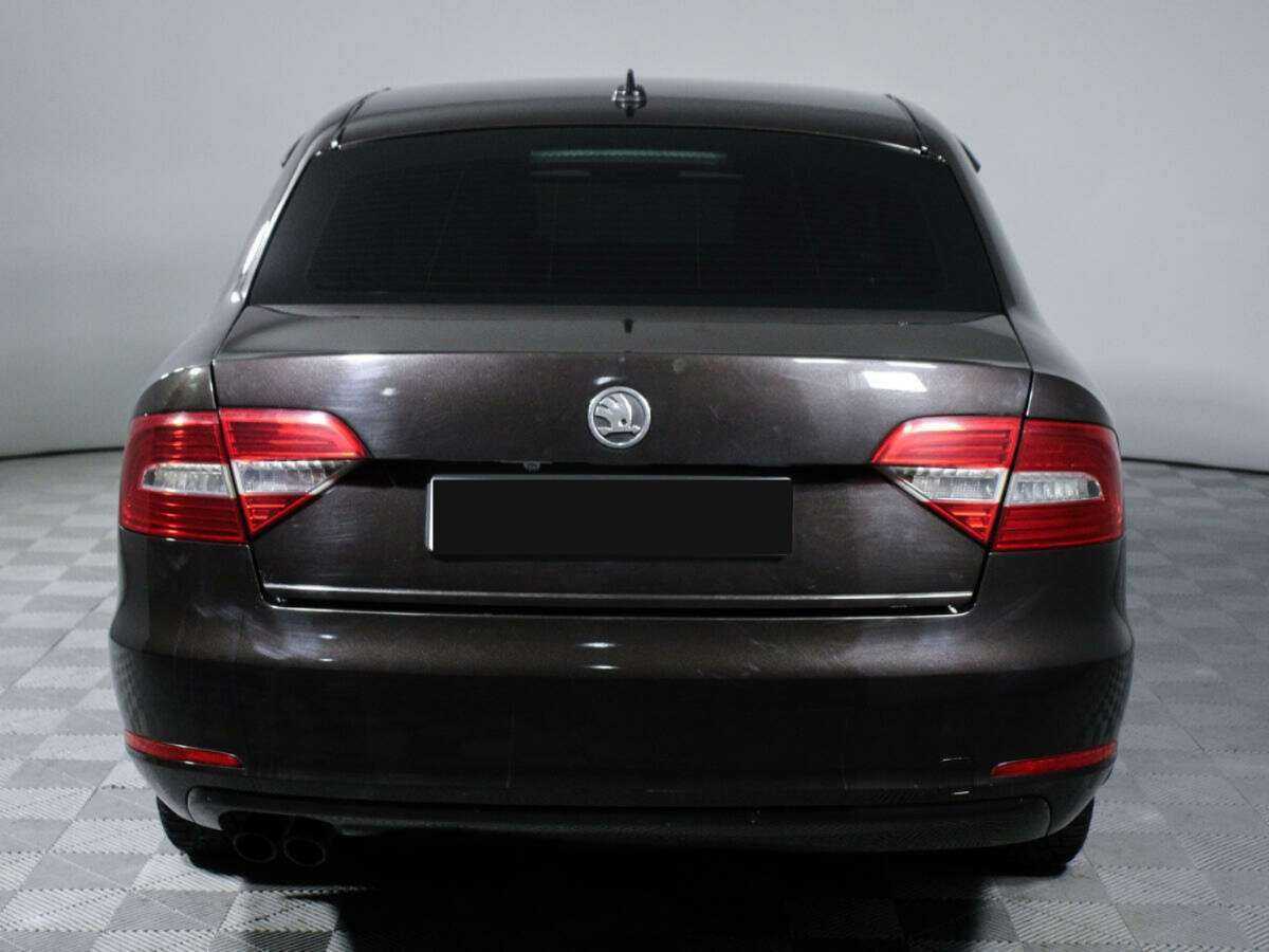 Купить Skoda Superb с пробегом. Фото: #4