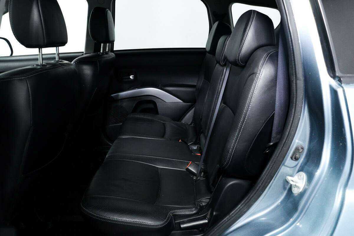Купить Mitsubishi Outlander с пробегом. Фото: #11