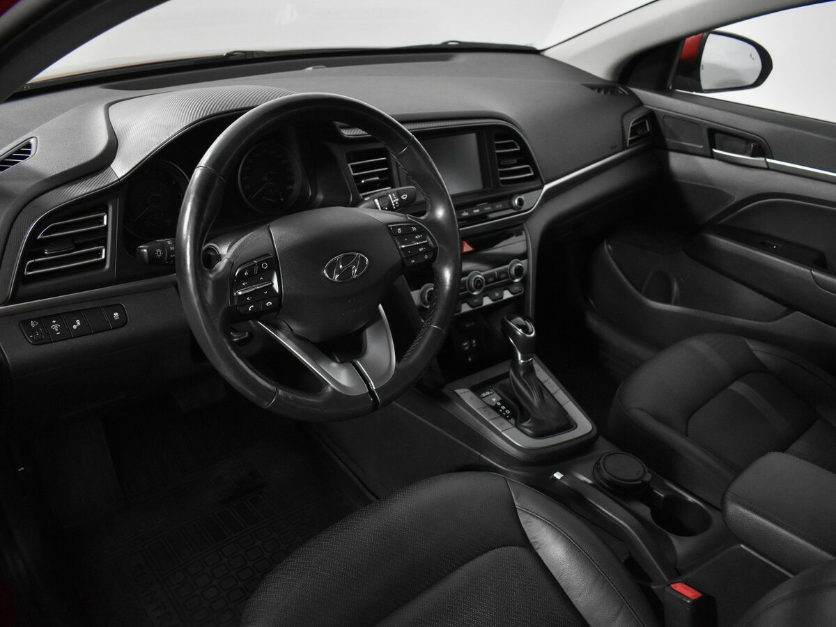 Купить Hyundai Elantra с пробегом. Фото: #6