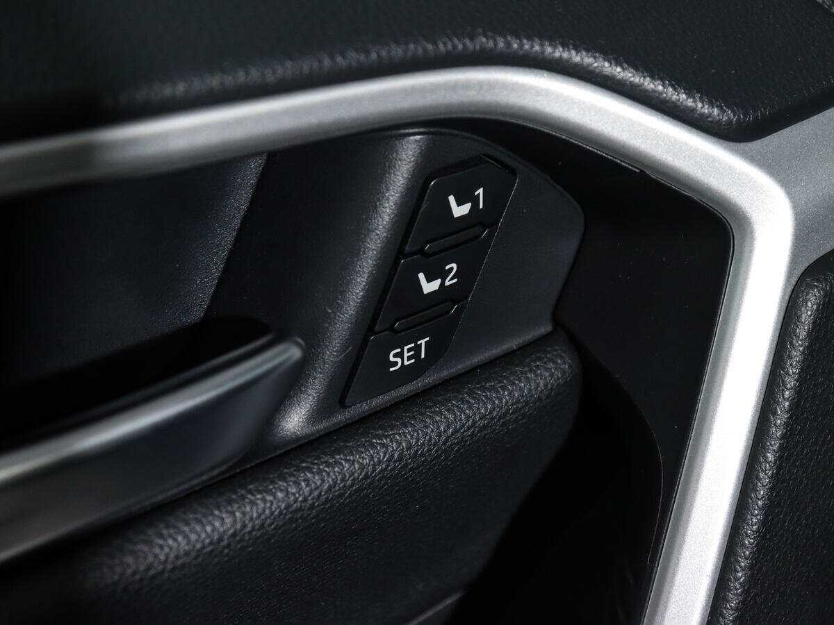 Купить Toyota RAV4 с пробегом. Фото: #19