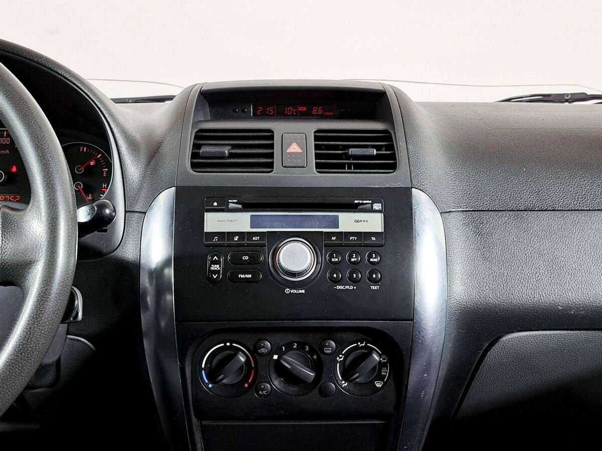 Купить Suzuki SX4 с пробегом. Фото: #9