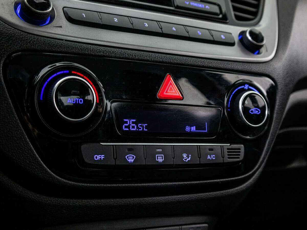 Купить Hyundai Solaris с пробегом. Фото: #14