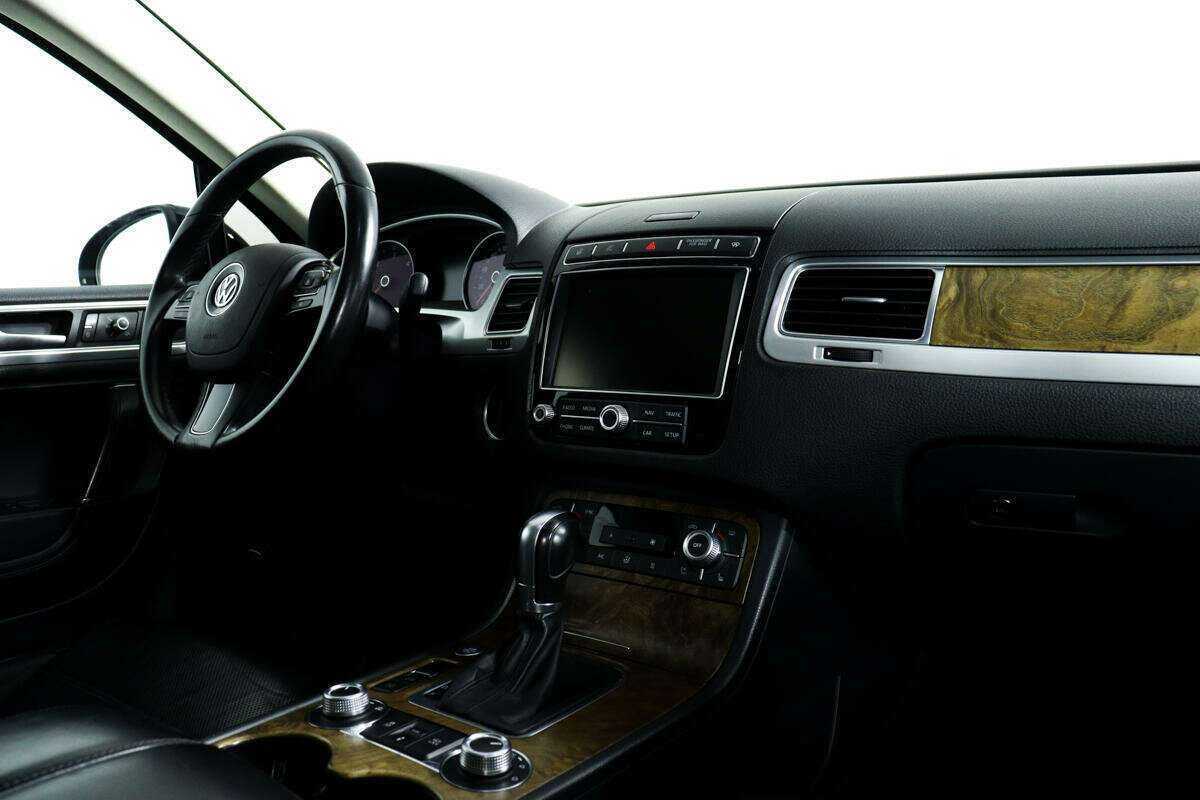 Купить Volkswagen Touareg с пробегом. Фото: #8