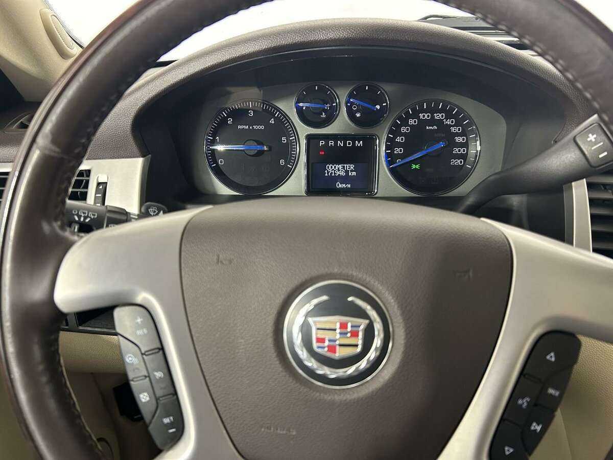 Купить Cadillac Escalade с пробегом. Фото: #10