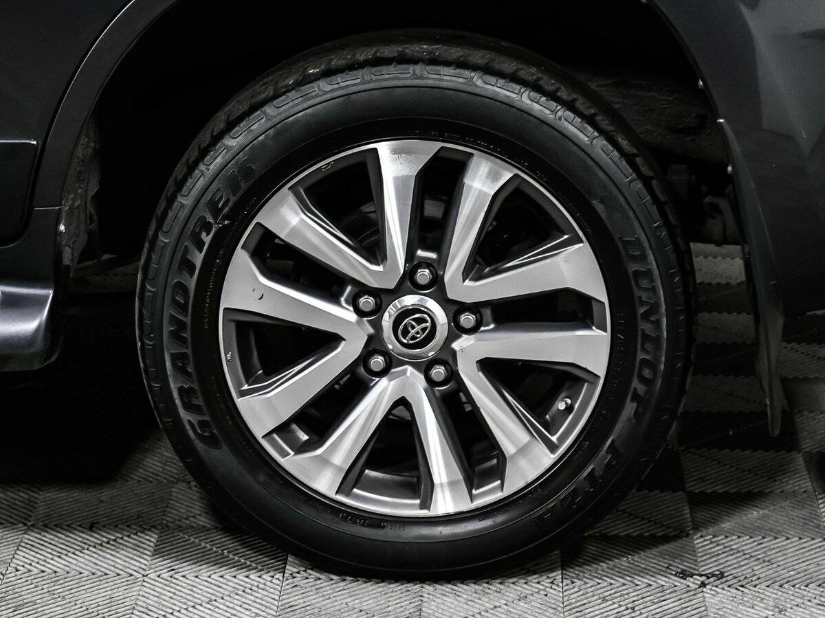 Купить Toyota Land Cruiser с пробегом. Фото: #15