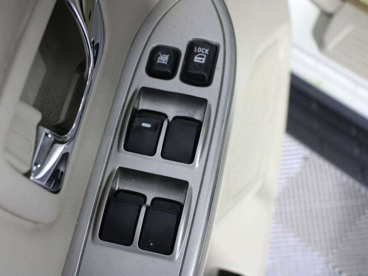 Купить Mitsubishi Pajero с пробегом. Фото: #17